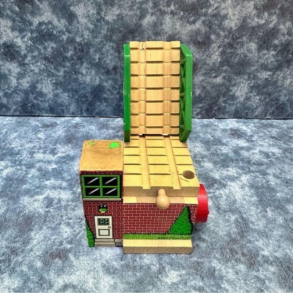 Thomas & Friends Wooden Train Bridge Lifting with Details RETIRED